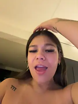 Alyshanon18 live sex cam