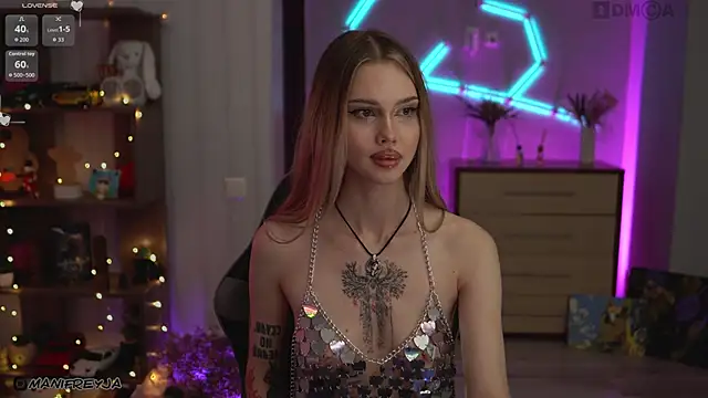ManiFreyja live sex cam