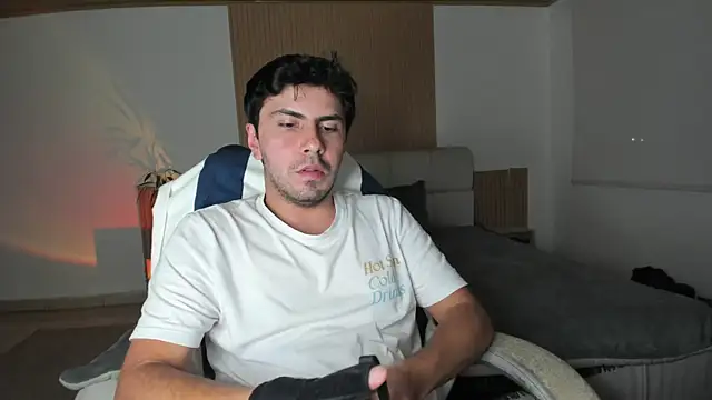 SuxxDiego's cam snapshot