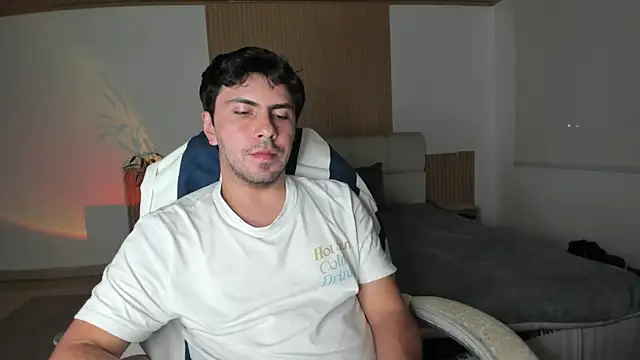 SuxxDiego's cam snapshot