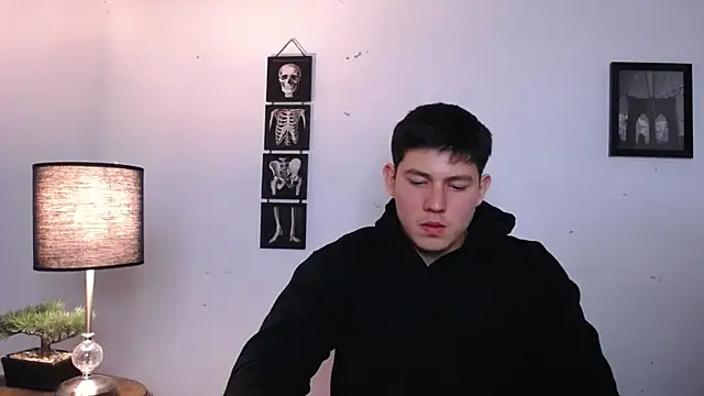 JamesCr_'s cam snapshot