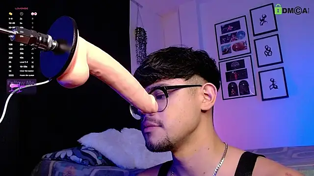 isaac-saenz's cam snapshot