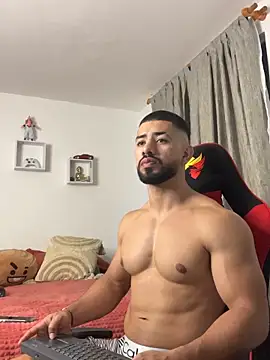 Ezzio_Scolaro live sex cam