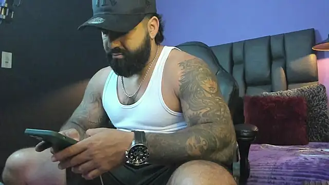 Lyon_vach live sex cam