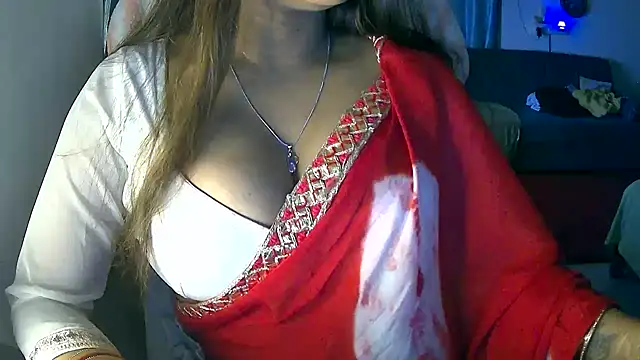 Cute-Tara live sex cam