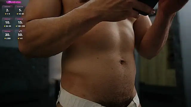 LoganMartinX live sex cam