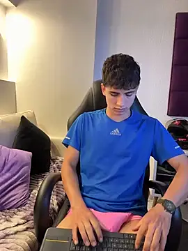 AdrianRinaldi live sex cam