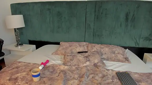 FrancescaSkuirt's cam snapshot