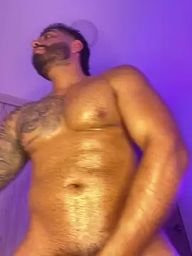 LeandroRusso live sex cam