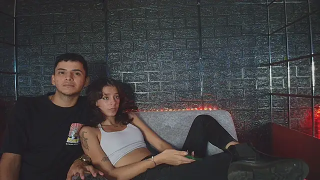 HellAndDante_'s cam snapshot