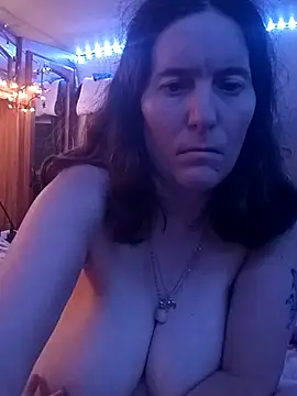 Novgirl110883 live sex cam