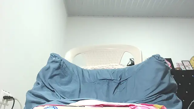 pamelabigcock69 live sex cam