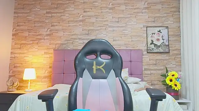 katalinahell2 live sex cam