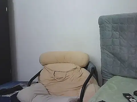 AlphaLatinoBear's cam snapshot