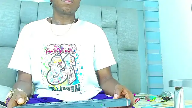 Black_Fire10's cam snapshot