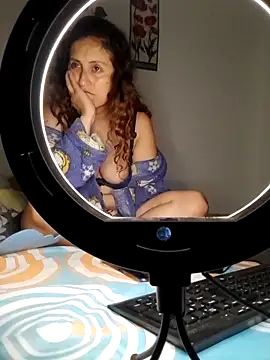 jeans_and_emma's cam snapshot