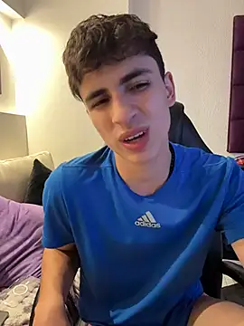 AdrianRinaldi live sex cam