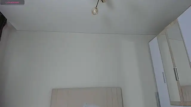 sweety_vikky live sex cam