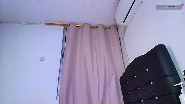 Mia_depp live sex cam