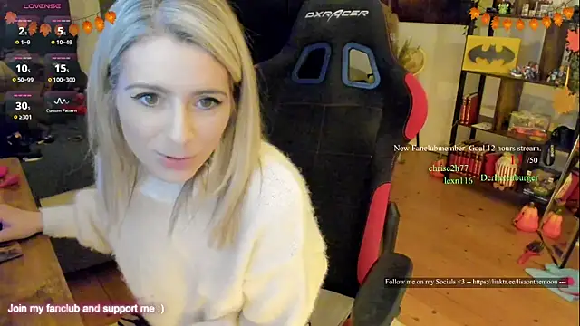 Lisaonthemoon live sex cam