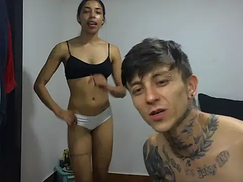 MeganAndMax@xh's cam snapshot