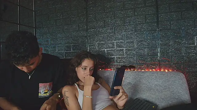 HellAndDante_'s cam snapshot