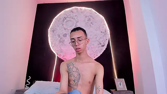 EthaanCox live sex cam