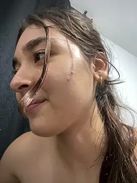 Valentina_ro live sex cam