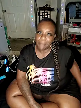 Thickkemzz41 live sex cam