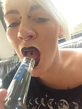 PinkTheHawk live sex cam