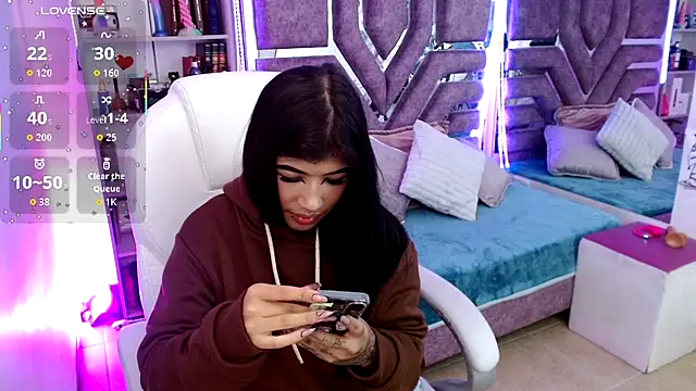 AliceWalker_11 live sex cam