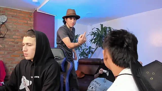 Handsomeboyss19 live sex cam