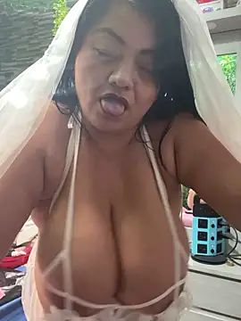 miaboobs19's cam snapshot