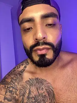 LeandroRusso live sex cam