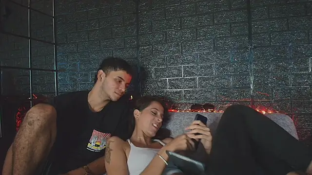 HellAndDante_'s cam snapshot