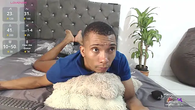 Aaronblack1_'s cam snapshot