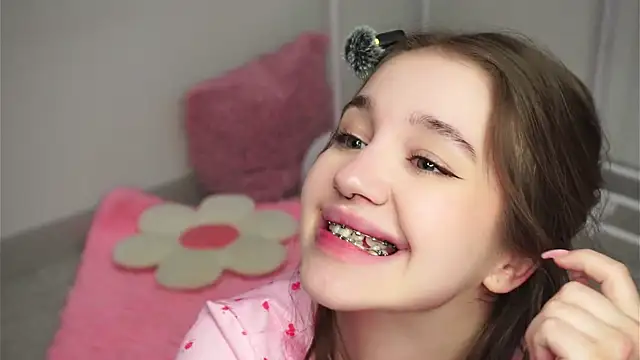 AmiLewis live sex cam