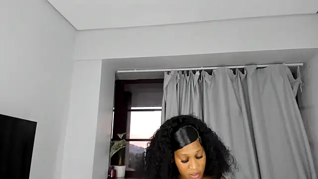 ConnieSmall24 live sex cam