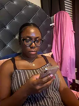 TrueeFantasee live sex cam