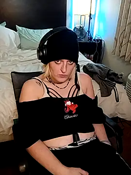 KITTYBOOBOOFUXX live sex cam