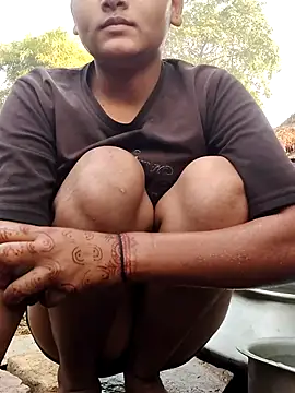 Janvi_Jaitly's cam snapshot