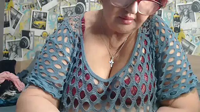 DeniseeRosea live sex cam