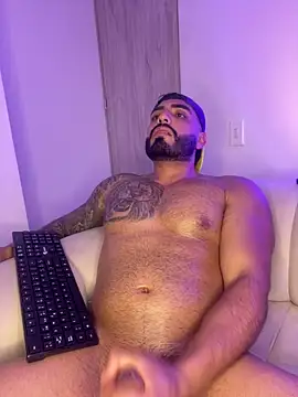 LeandroRusso live sex cam