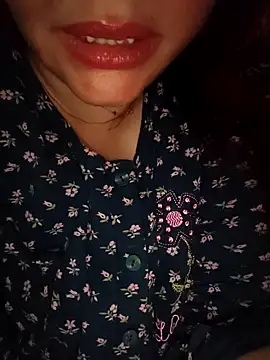 Virginass2000 live sex cam