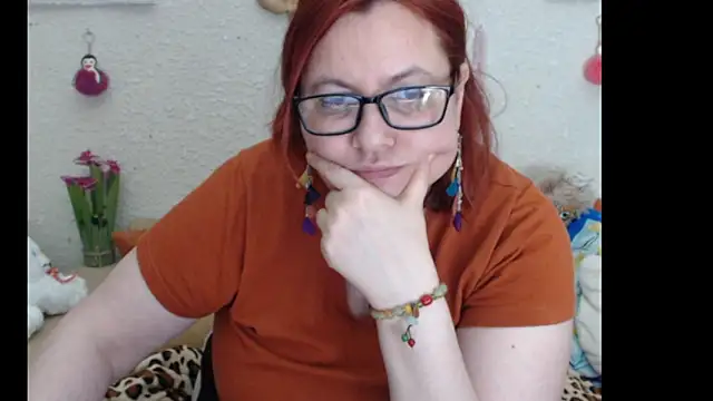 PlayfullMature live sex cam