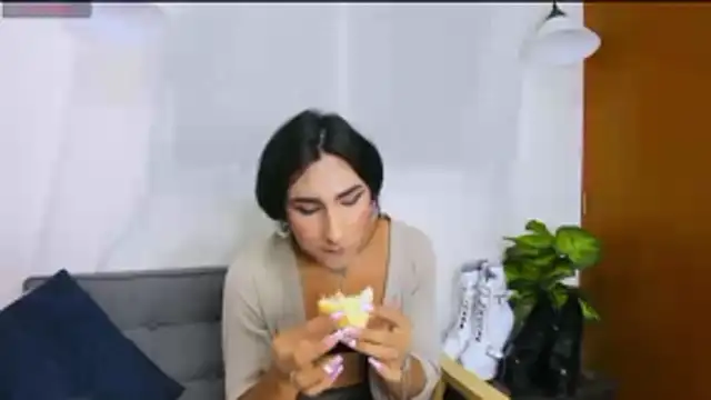 zou_quira live sex cam