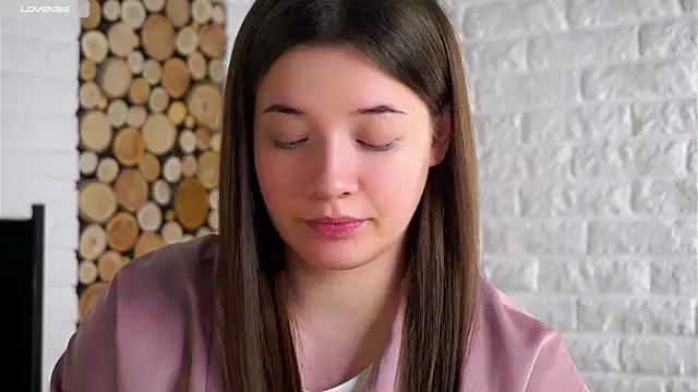 LowOncoming live sex cam