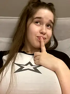 HornyGirlH live sex cam