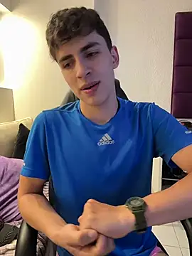 AdrianRinaldi live sex cam