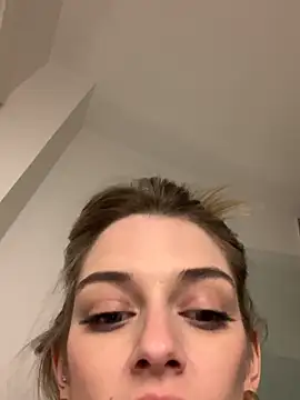 Bellalolahot's cam snapshot